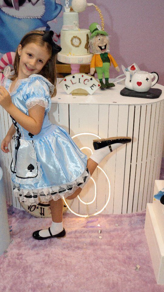 Alice comemorou seus 6°aniversário.
Parentes e amigos vieram comemorar .
Que Deus abençoe essa família festeira .

Agradeço de poder estar todos esses anos junto de vcs. Já fazem parte da minha história ❤️

@alineamaltaa
@starkidscantareira

#foto #fotografiaprofissional #eventos #decoração
